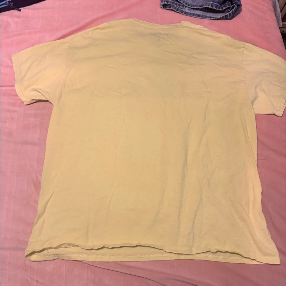 Def Leppard Yellow Graphic Tee - Picture 3 of 3